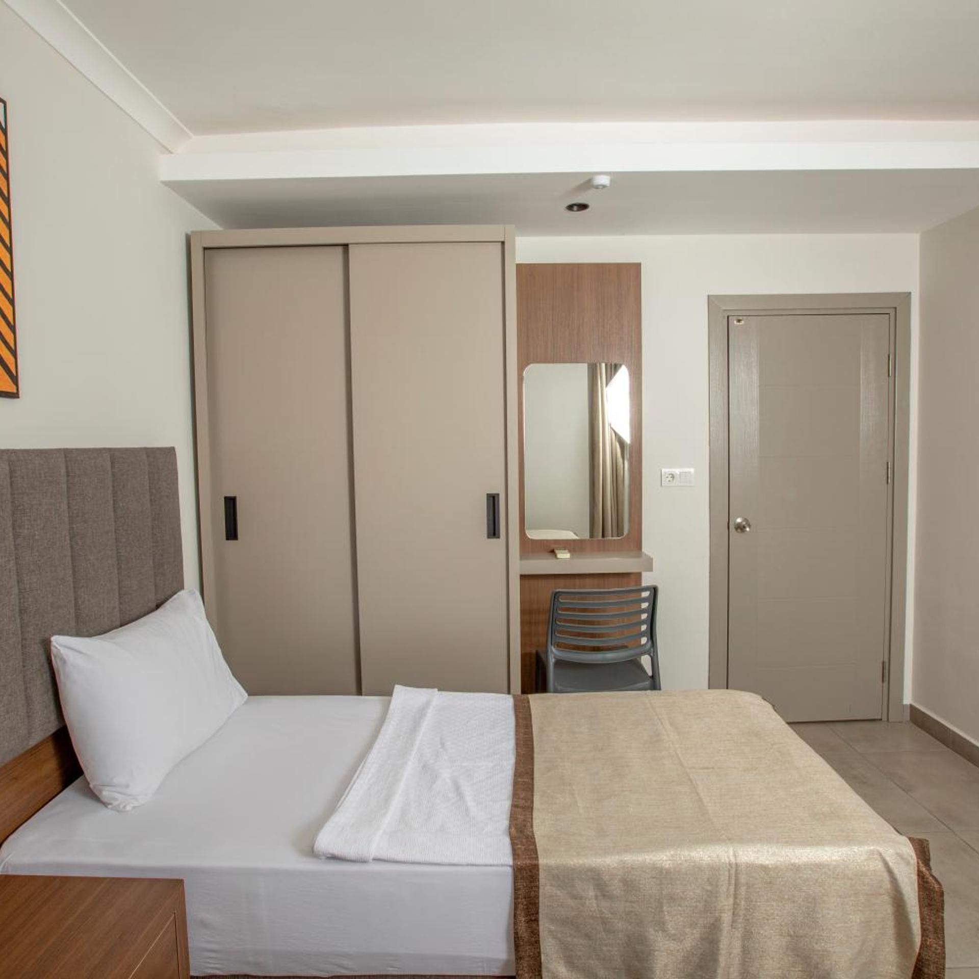 Suite, Balcony