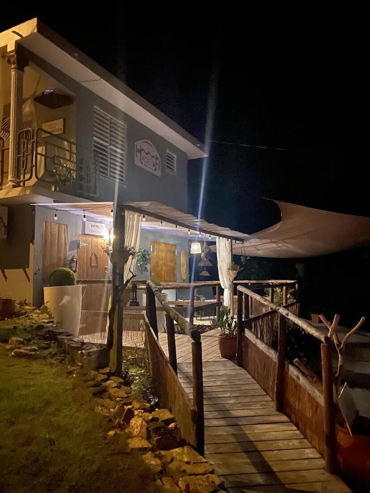 Hacienda Tres Casitas 44/50