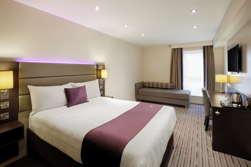 Premier Inn Leeds / Bradford Airport 14/41