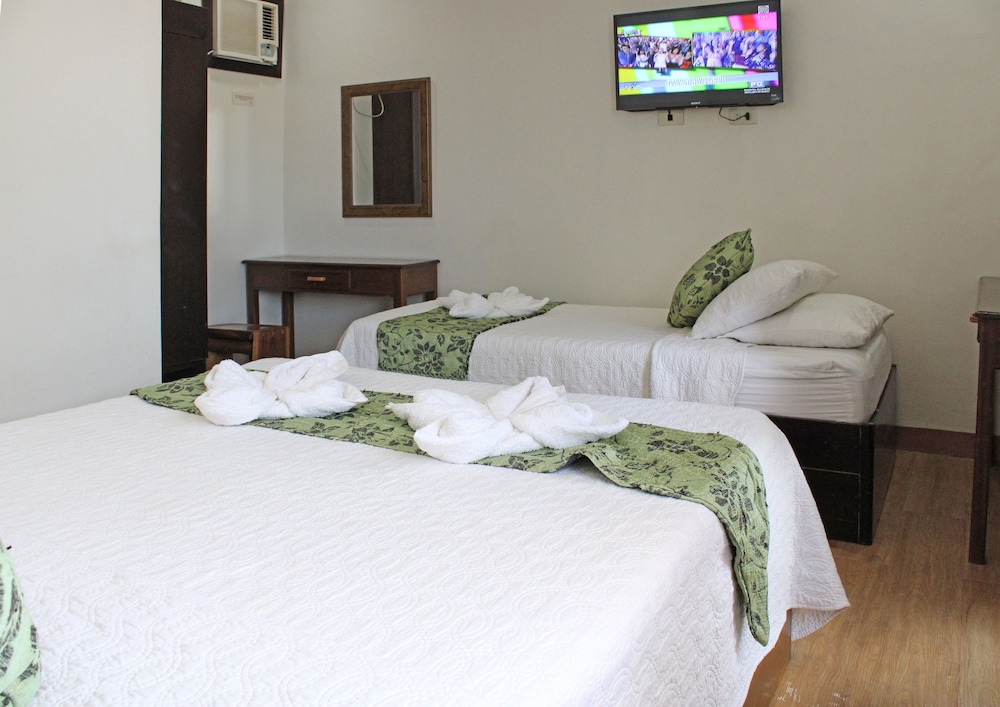 ROOM, TRIPLE, ROAD SIDE
