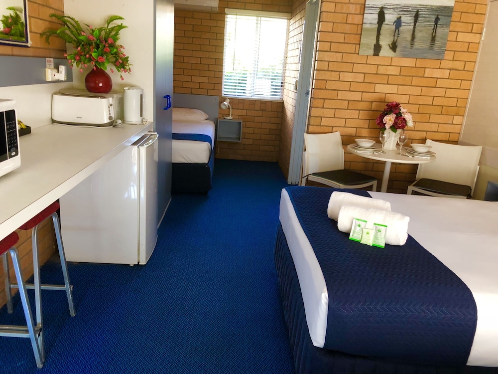 Bosuns Inn Motel 21/26