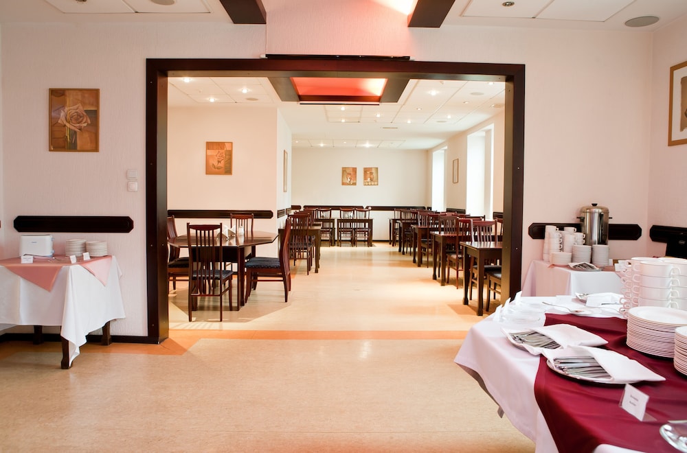 KOLONNA HOTEL BRIGITA 32/48