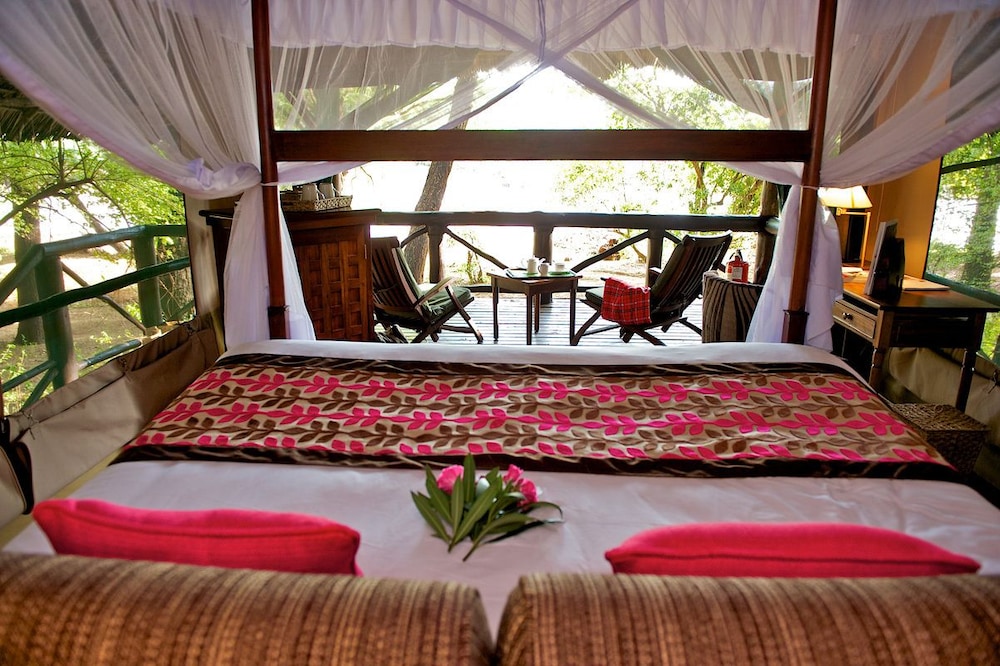Samburu Intrepids Tented Camp 12/49