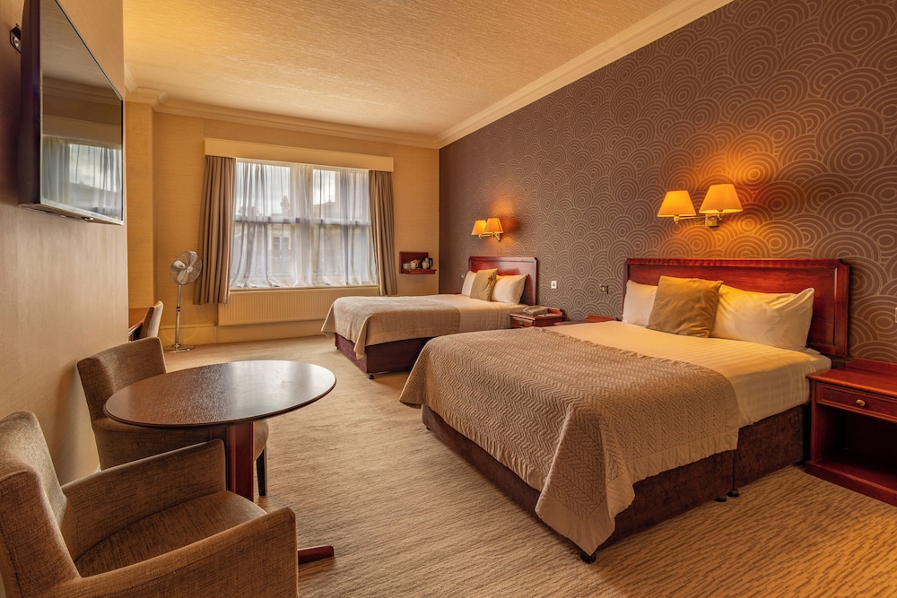 غرفة عائلية بسريرين مزدوجين، Midland Hotel Bradford 2/5