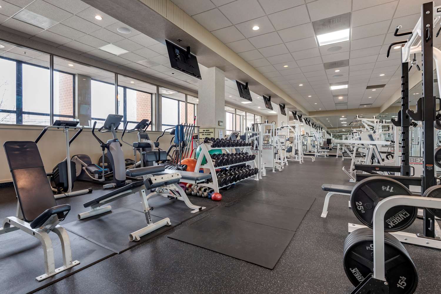 Best Western Plus Oswego Hotel And Conference Center 11/24
