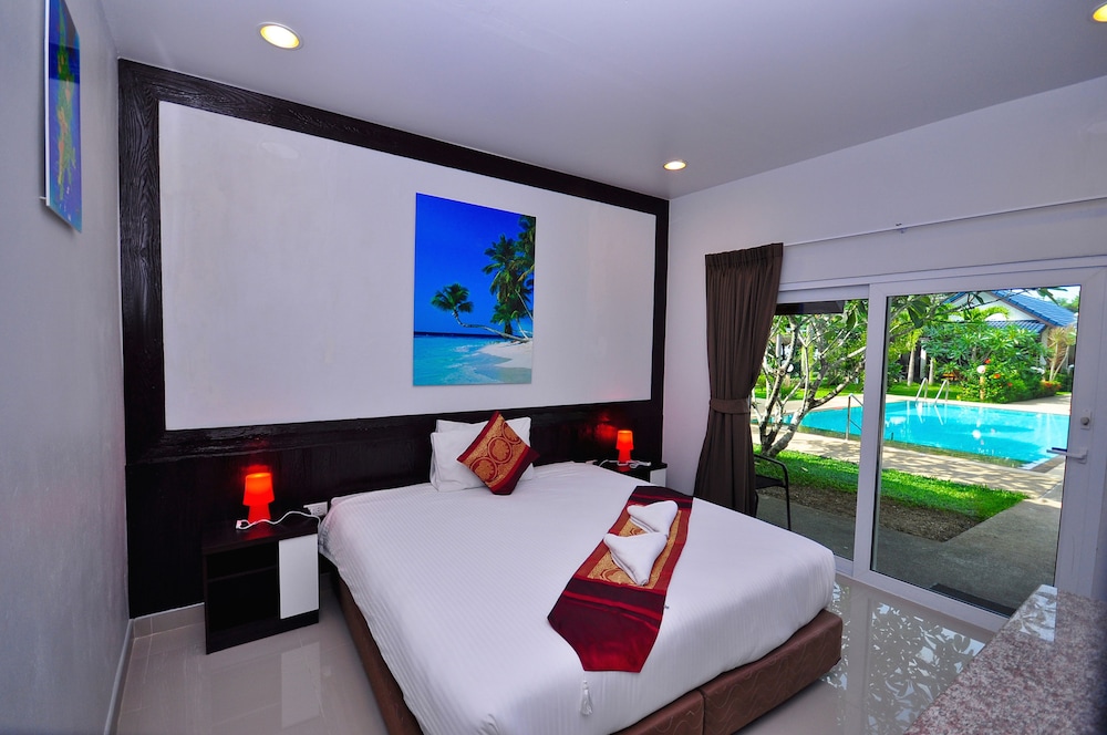 Phuket Airport Hotel 23/74