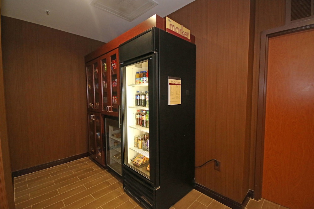 Fairfield Inn And Suites Aiken 17/37