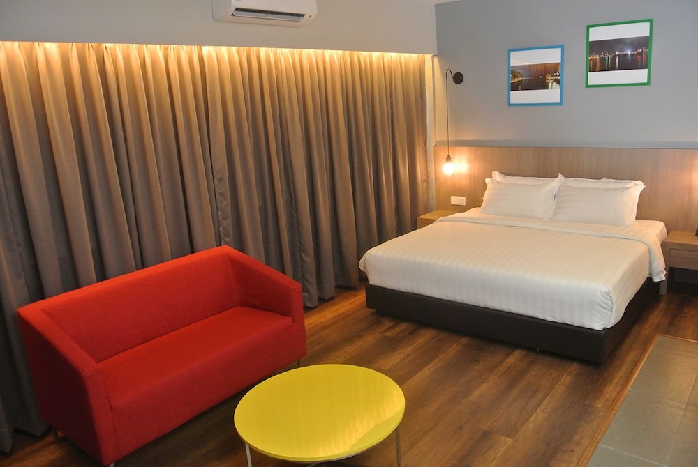 Riverside Boutique Guesthouse 11/24