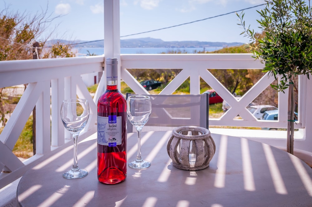 Milos Bay Suites 12/50
