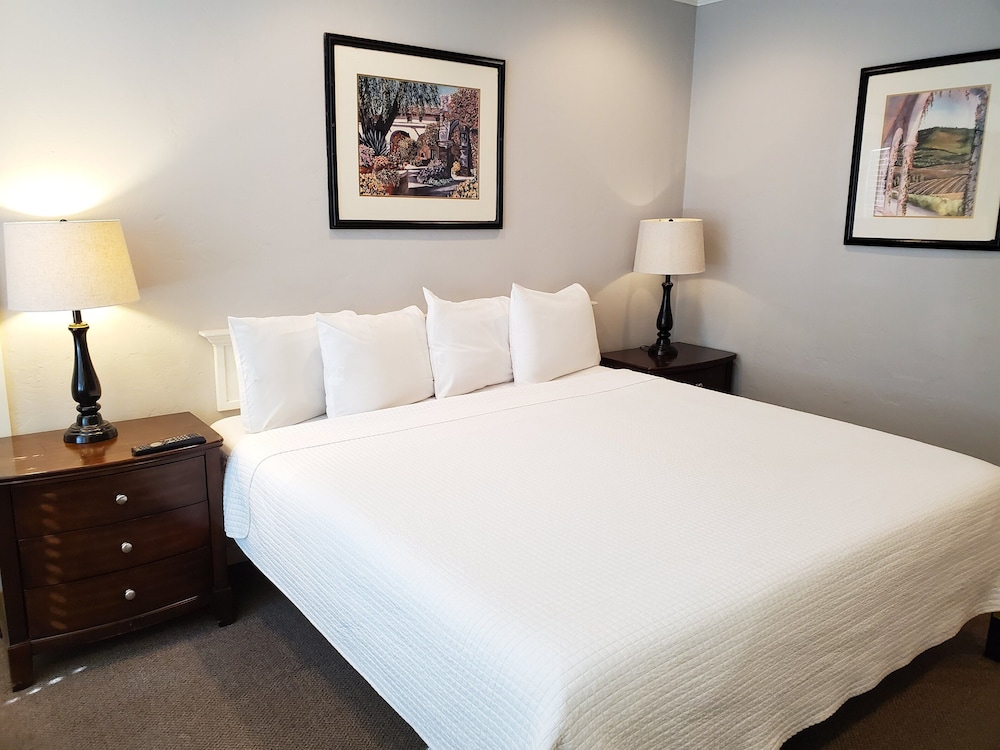 Coronado Inn 20/43