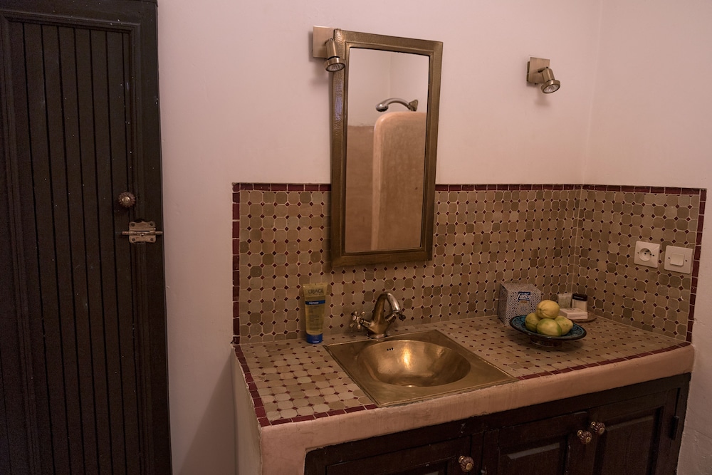 Riad Sasha 37/38