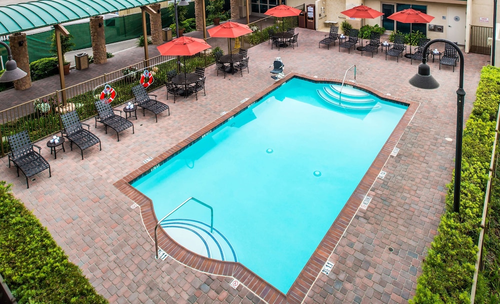 Hampton Inn Channel Islands Harbor 1/65