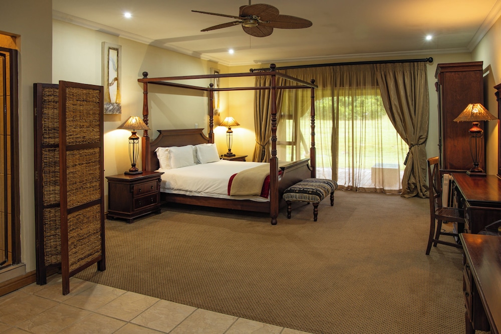 River, Deluxe, Lodge, King Bed