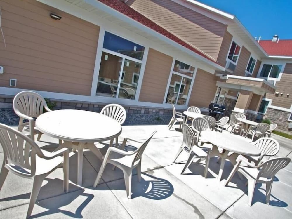 GrandStay Hotel & Suites Parkers Prairie 36/50