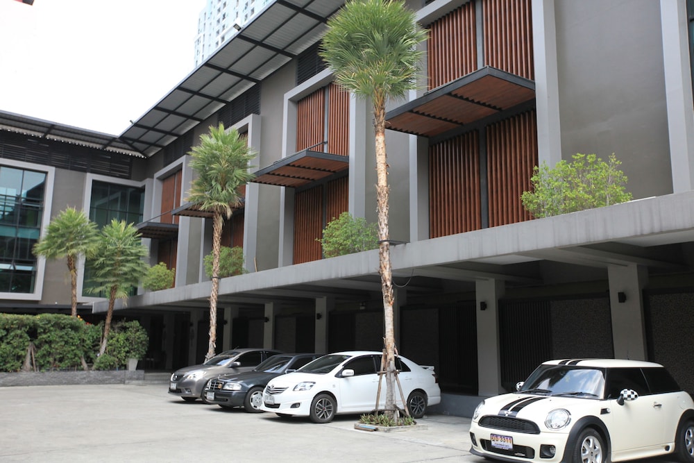 Siam Swana Hotel 35/40