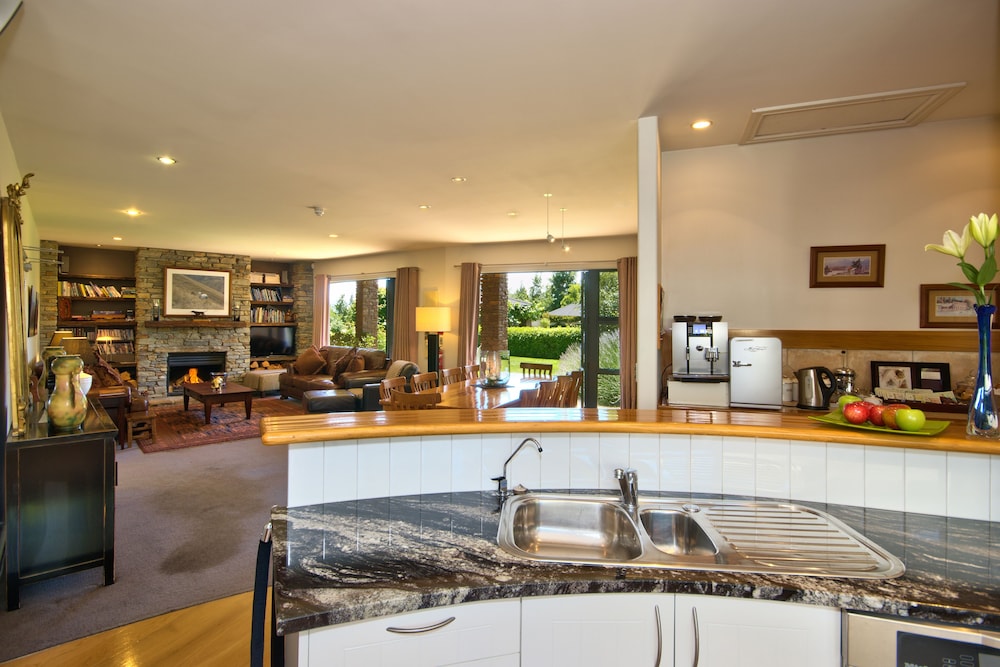 Lime Tree Lodge 6/50