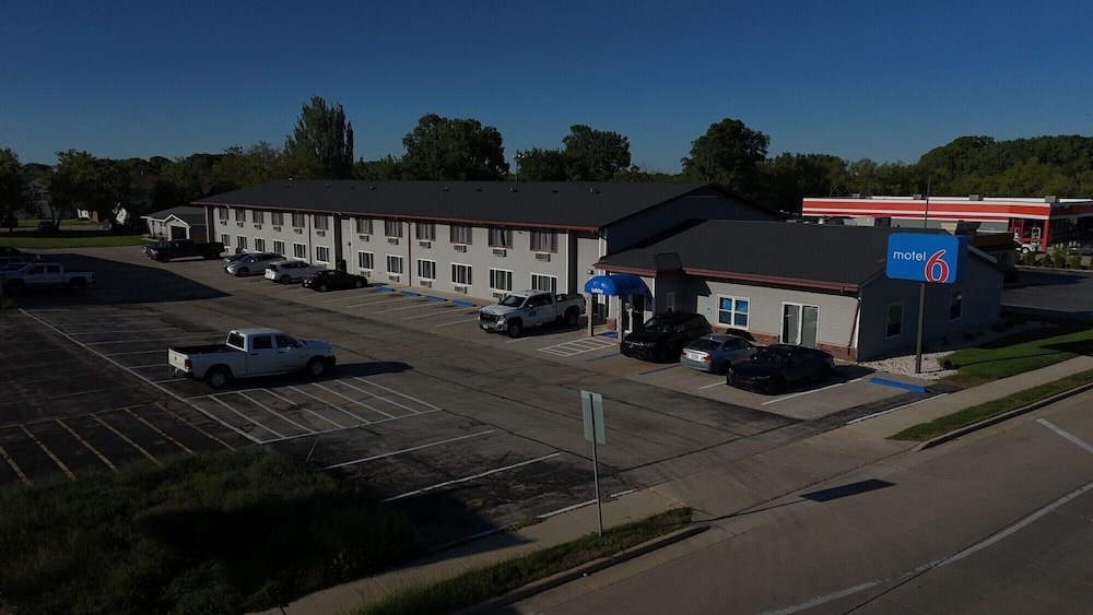 Motel6 Fond Du Lac, WI 45/52