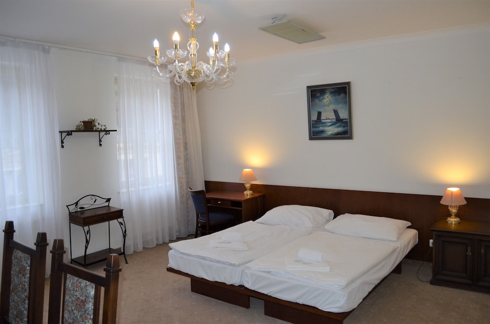 Hotel Petr 14/64