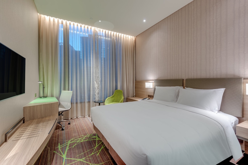 STANDARD, KING BED