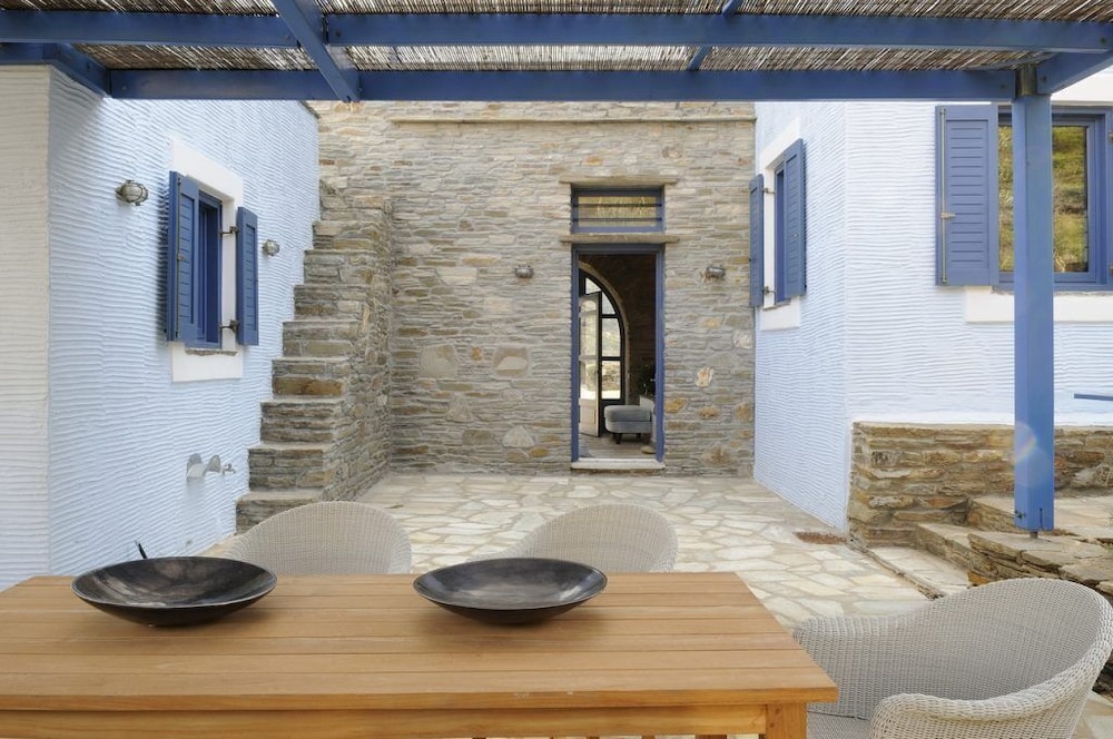AEGEA BLUE CYCLADITIC RESORT(FOMERLY AEGEA BLUE VILLAS AND SUITES) 69/72