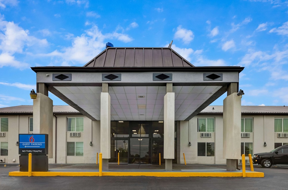 Motel6 Indianapolis, IN 27/33