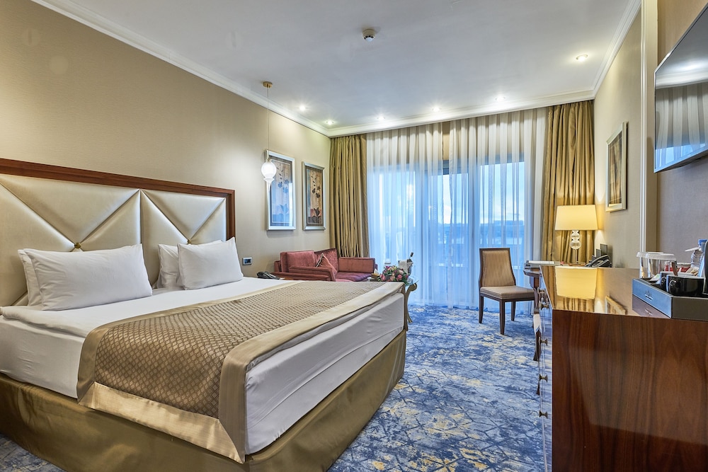 PREMIUM, KING BED