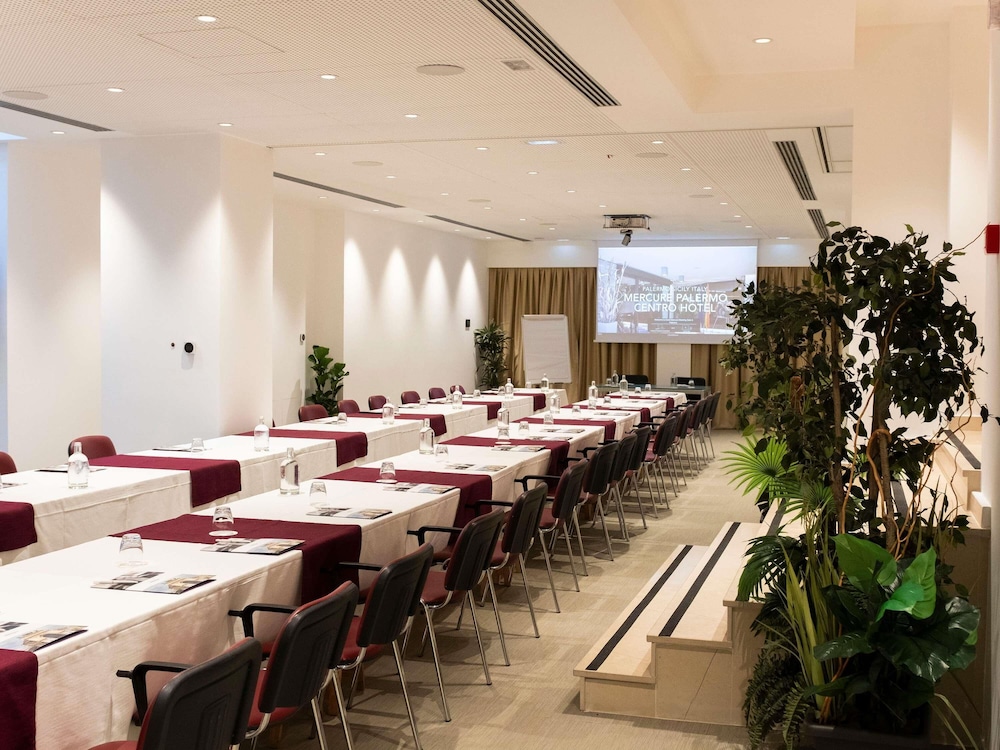 Mercure Palermo Centro 57/70