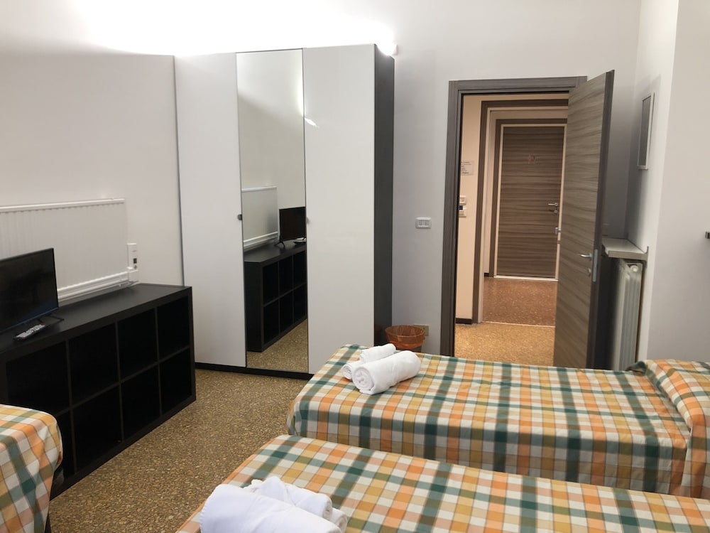 Cairoli Hotel 21/79