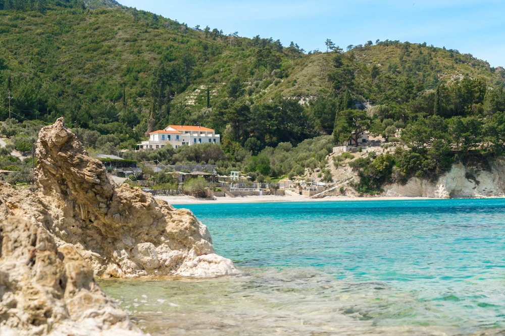 Armonia Bay Hotel 32/48