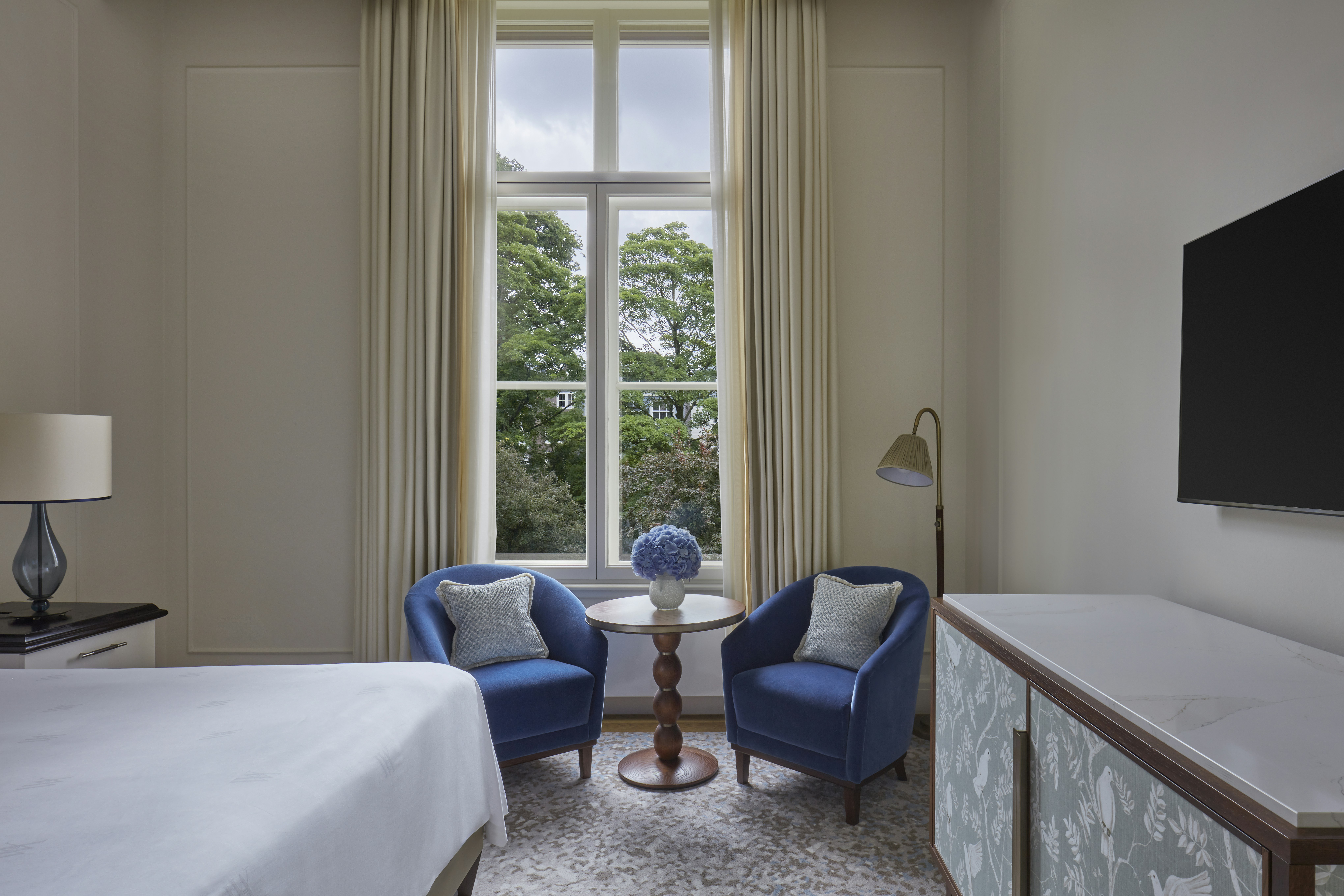 GRAND, PREMIER, KING BED