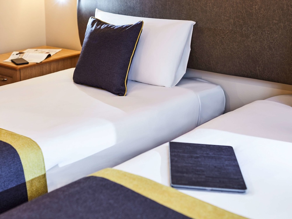 Mercure Newbury West Grange Hotel 24/72