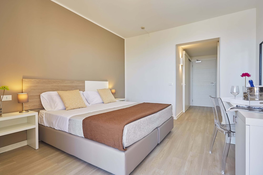 ECONOMY, DOUBLE BED