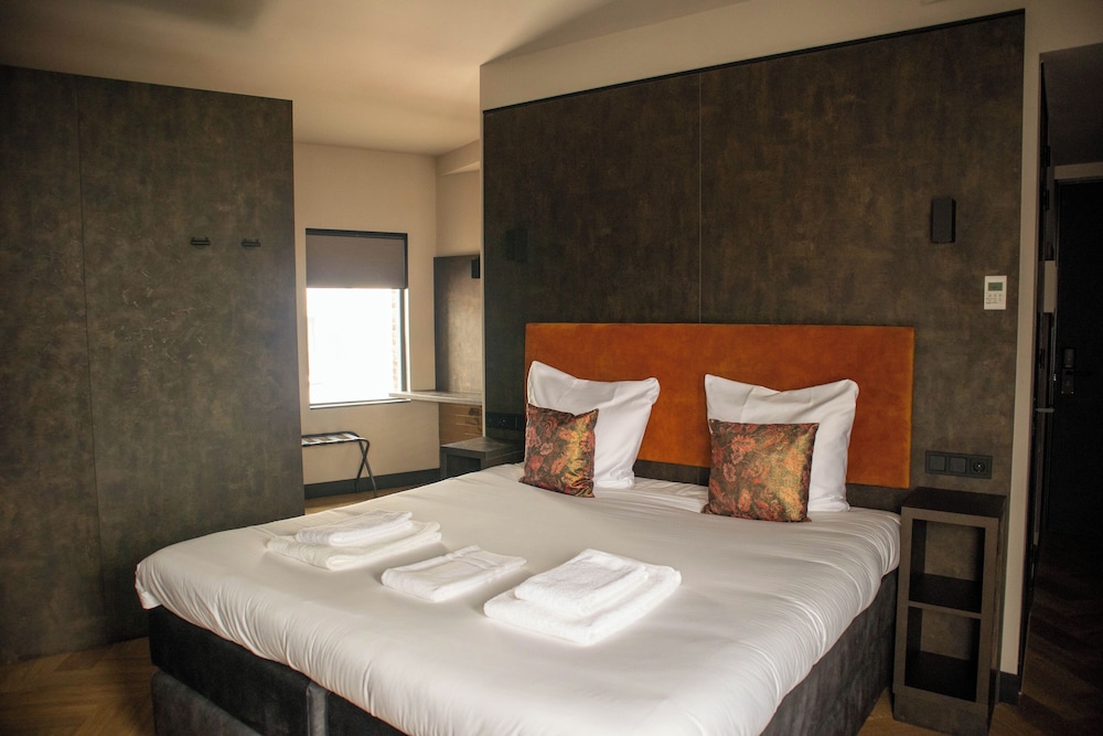 Monument Hotel 17/36