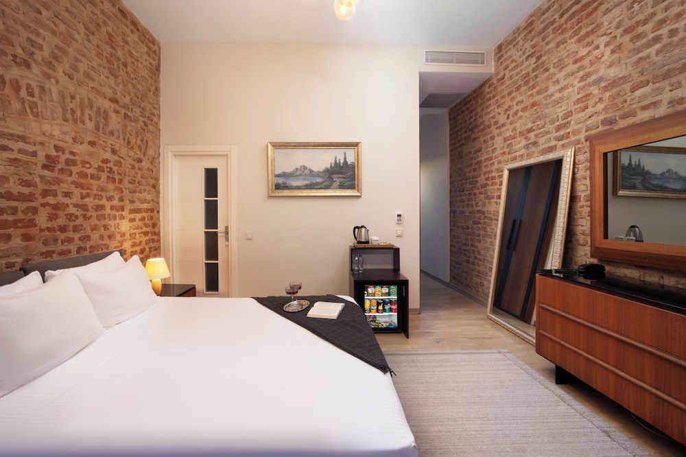 NINE ISTANBUL HOTEL 5/50