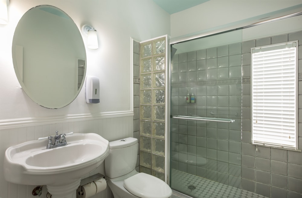 Nyah Key West Adult Only 61/65