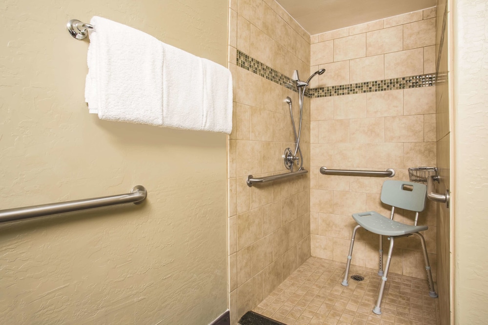 La Quinta Inn & Suites by Wyndham Conference Center Prescott 12/44