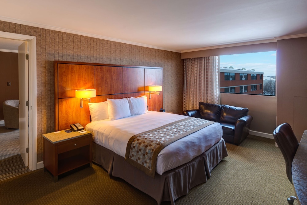 DoubleTree by Hilton Akron Fairlawn 18/50