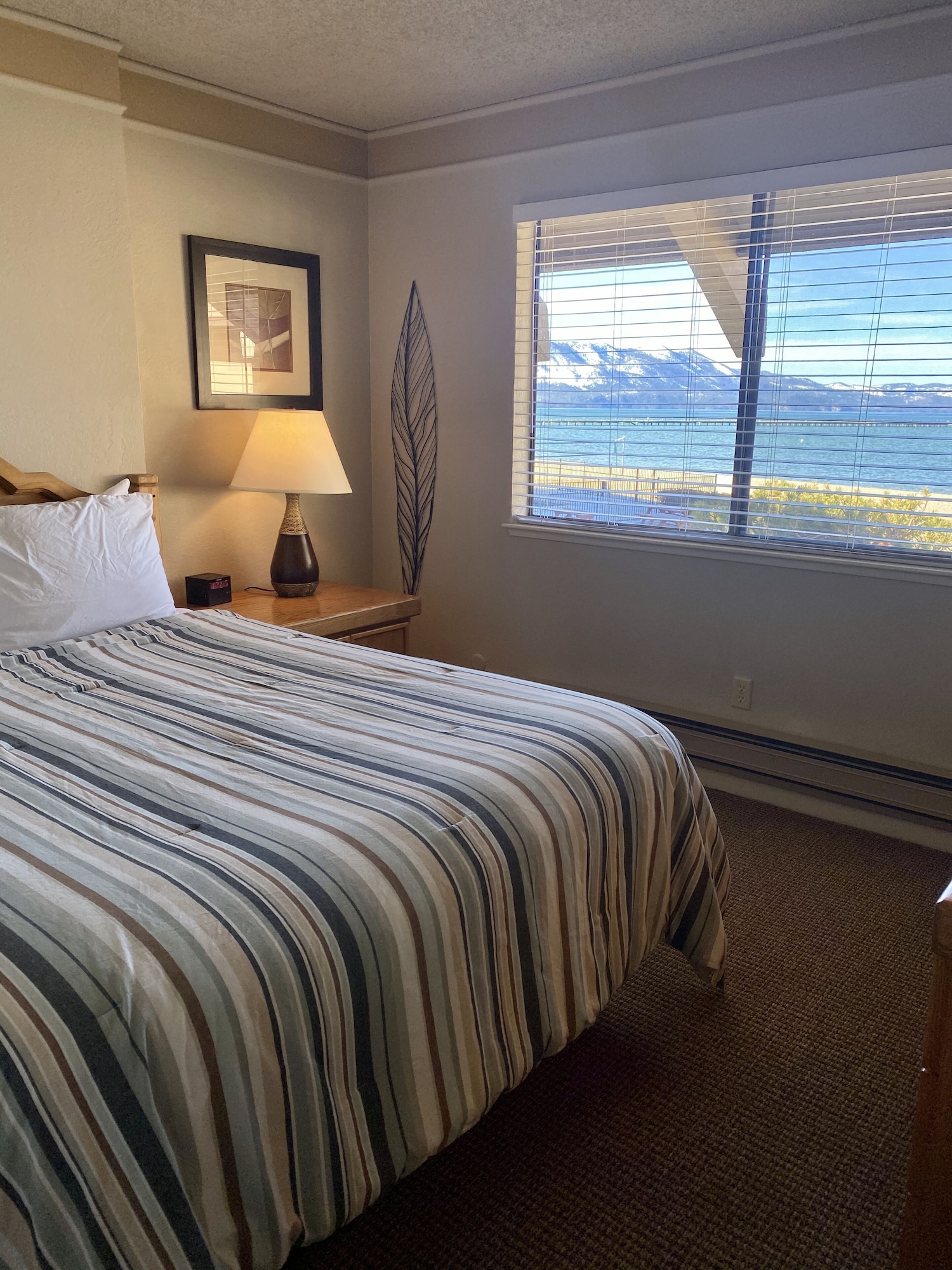 1 BEDROOM, CONDO, LOFT, LAKE VIEW