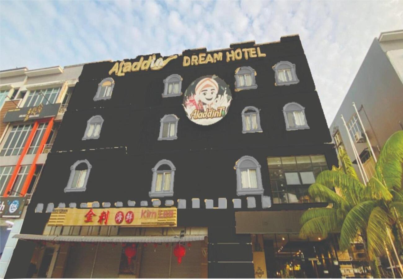 Oyo 517 Aladdin Hotel 3/99