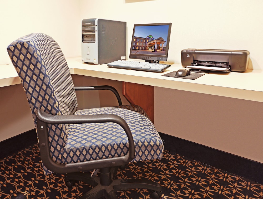 Holiday Inn Express Hotel Suites Mountain Home 55/58