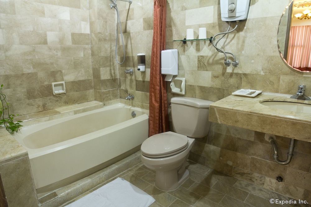 White Knight Hotel Intramuros 65/65