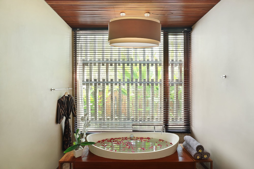 The Elysian Boutique Villa Hotel 48/50