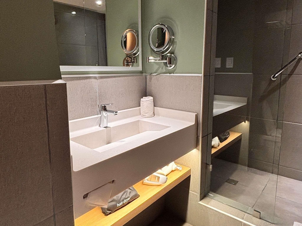 Novotel Monterrey Valle 49/50