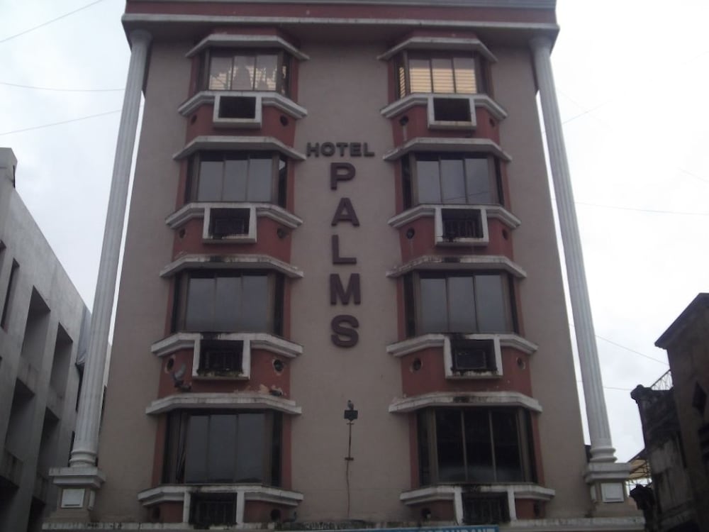 Hotel Palms 2/16