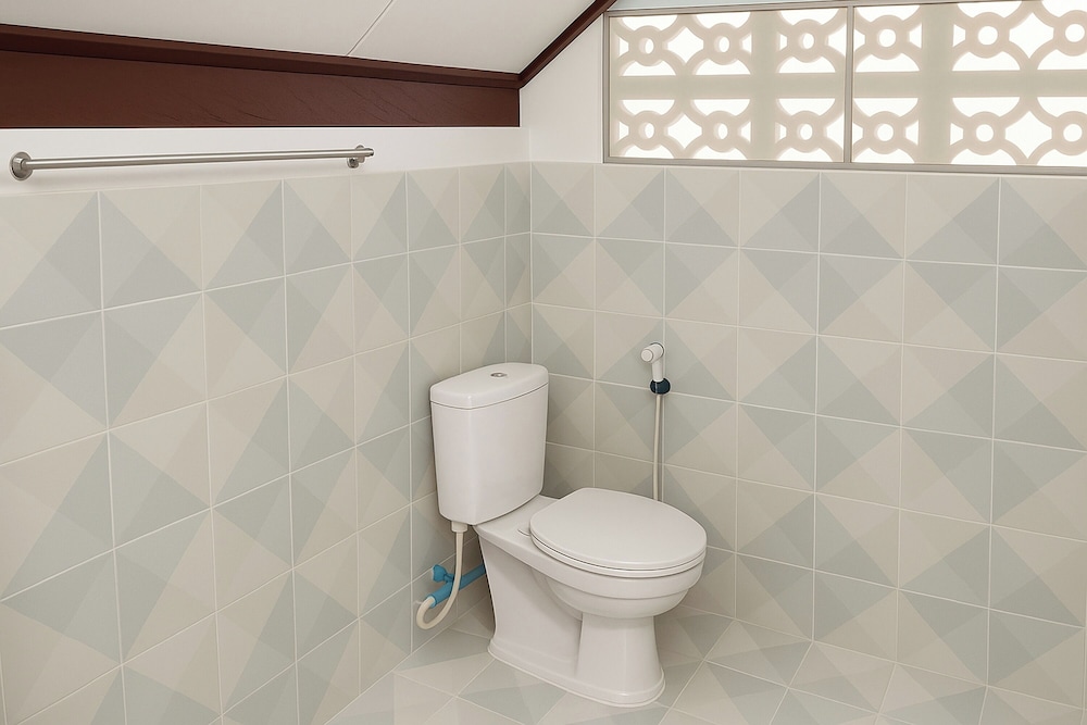 Bungalow, Queen Bed, with Fan، Palm Point Village 5/6