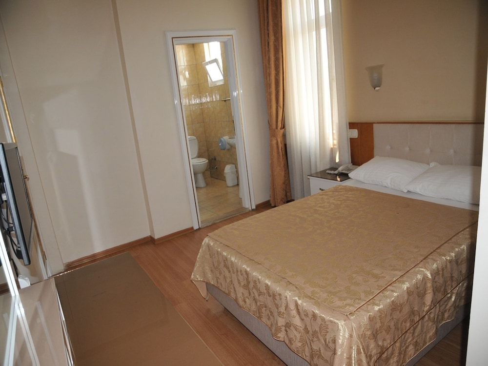Europa Hotel 12/61