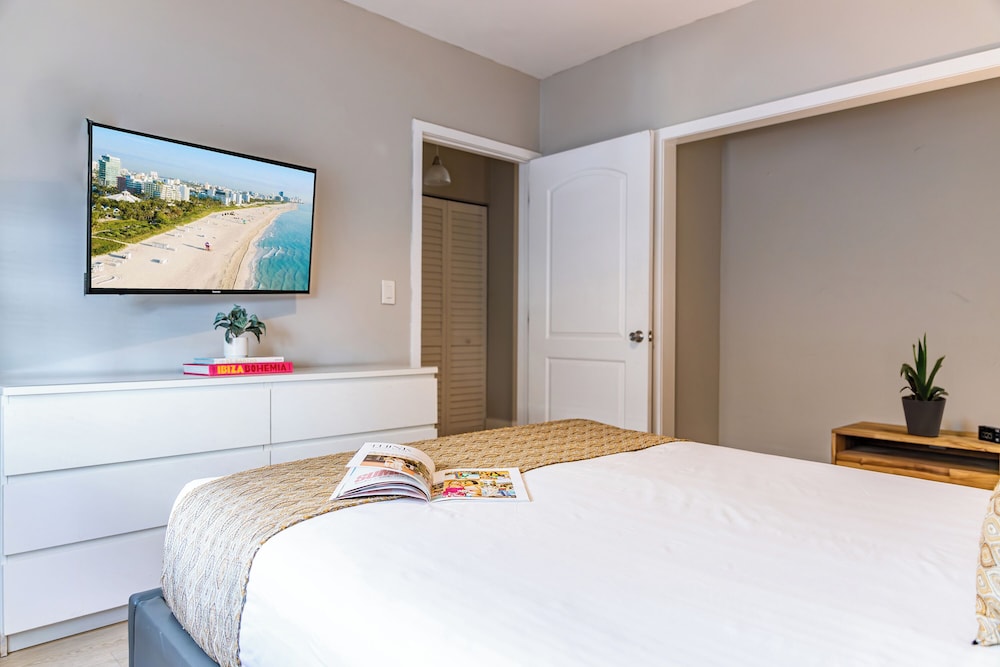 Beachside All Suites Hotel 10/38