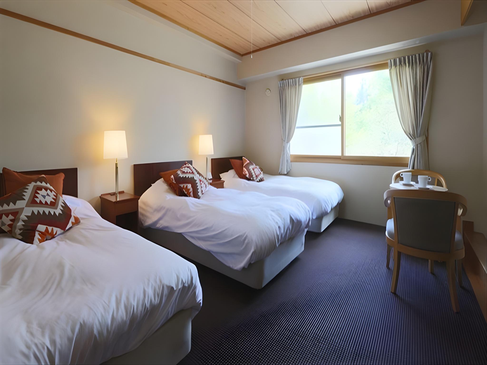 غرفة ثلاثية، Hakuba Yamano Hotel 2/2