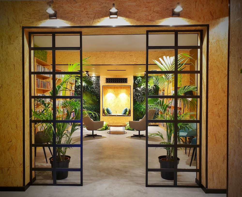 MB Hostels Premium Eco Adult Only 26/38
