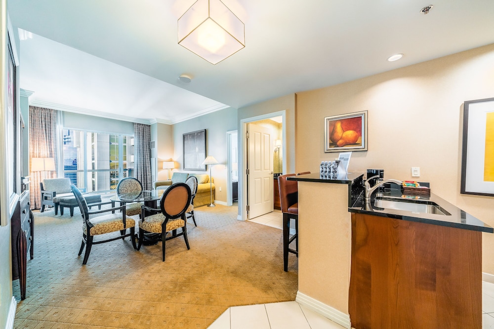 Jet Luxury Resorts @ The Signature Condo Hotel 53/69
